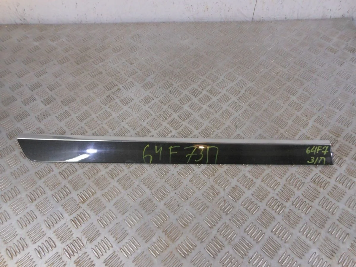 Молдинг задней правой двери Mercedes-Benz GL-класс X164 (2006—2009)