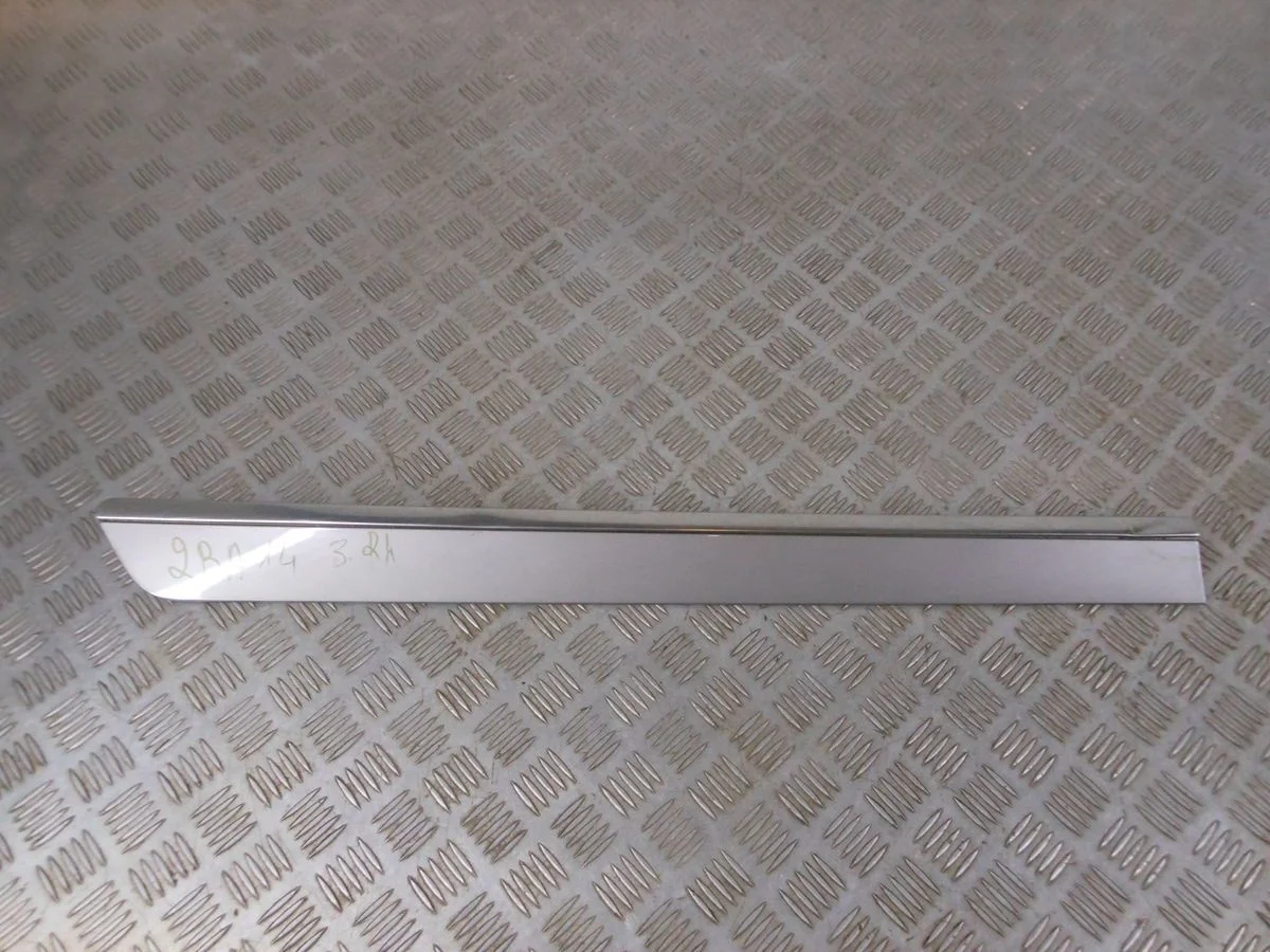 Молдинг задней правой двери Mercedes-Benz GL-класс X164 (2006—2009)