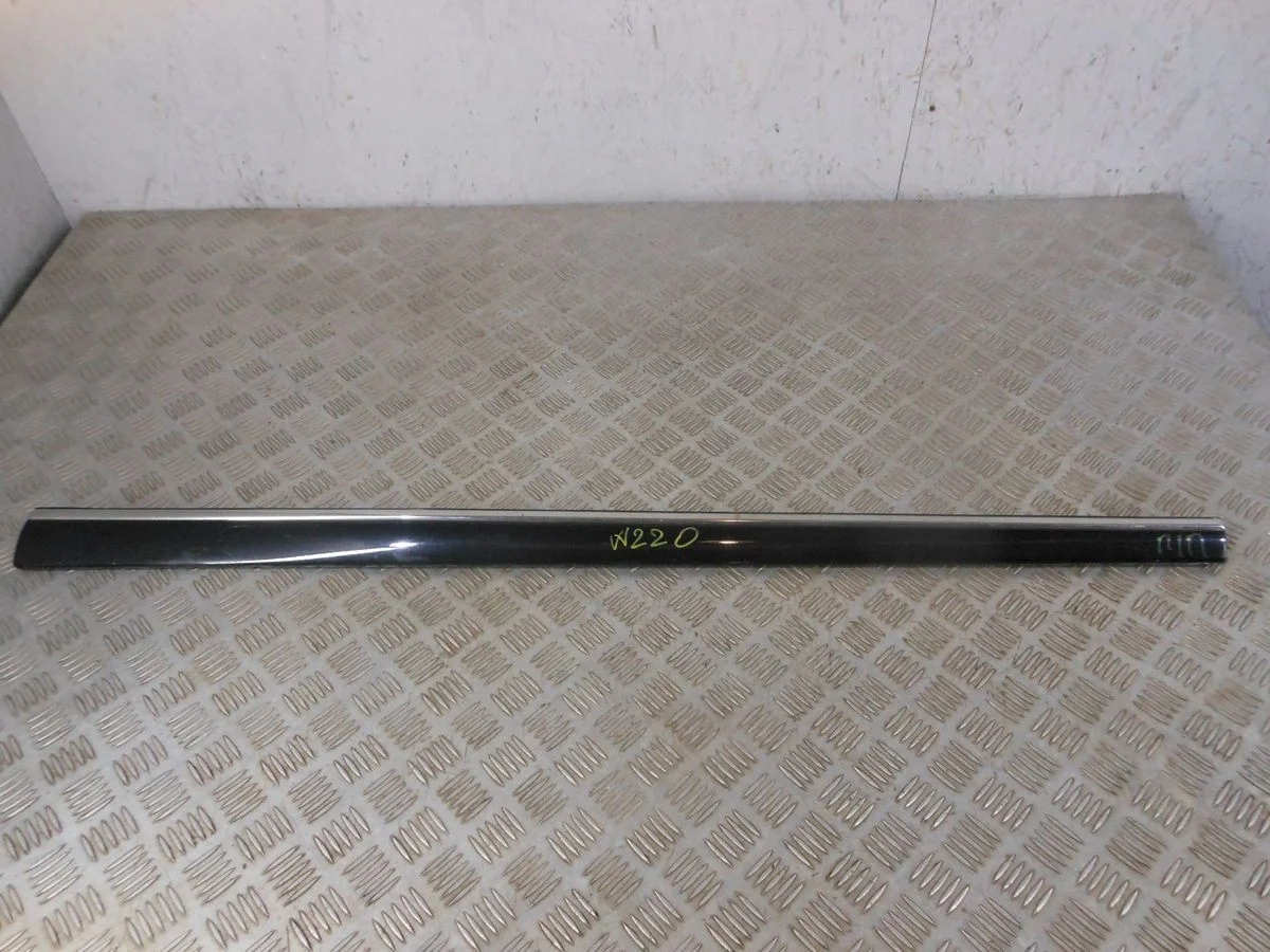 Молдинг передней правой двери Mercedes-Benz S-класс W220 (1998—2005)