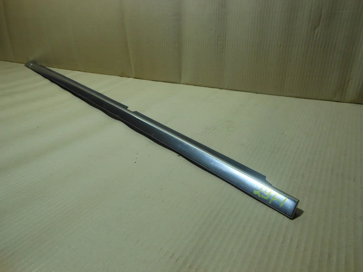 Накладка стекла заднего левого Mercedes-Benz E-класс W212/S212/C207/A207 (2009—2013)