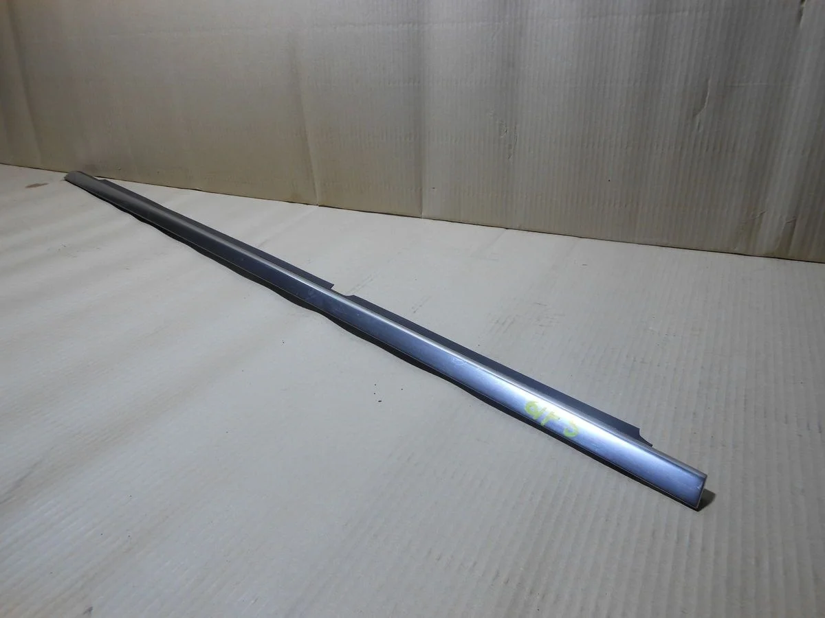 Накладка стекла заднего левого Mercedes-Benz E-класс W212/S212/C207/A207 (2009—2013)