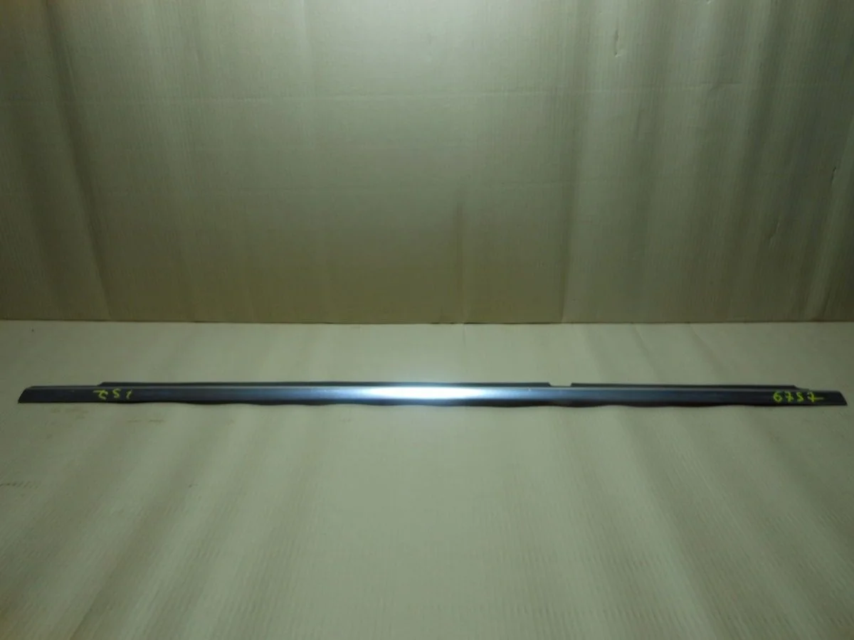 Накладка стекла заднего левого Mercedes-Benz E-класс W212/S212/C207/A207 (2009—2013)