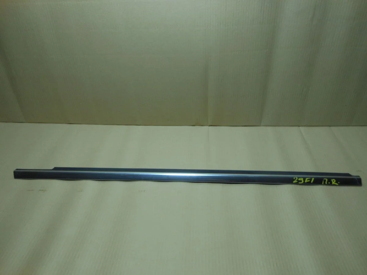 Накладка стекла переднего правого Mercedes-Benz E-класс W212/S212/C207/A207 (2009—2013)