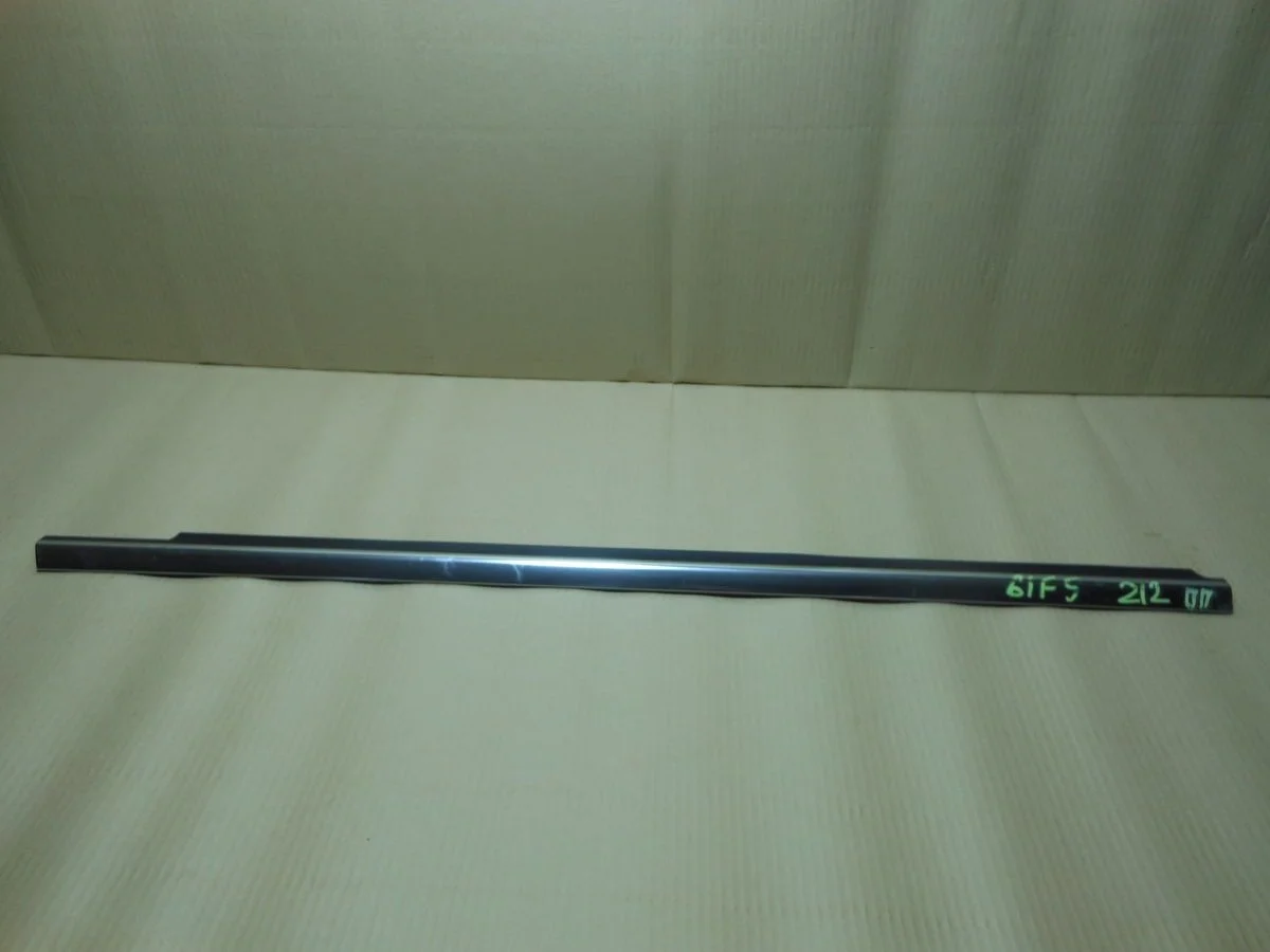 Накладка стекла переднего правого Mercedes-Benz E-класс W212/S212/C207/A207 (2009—2013)