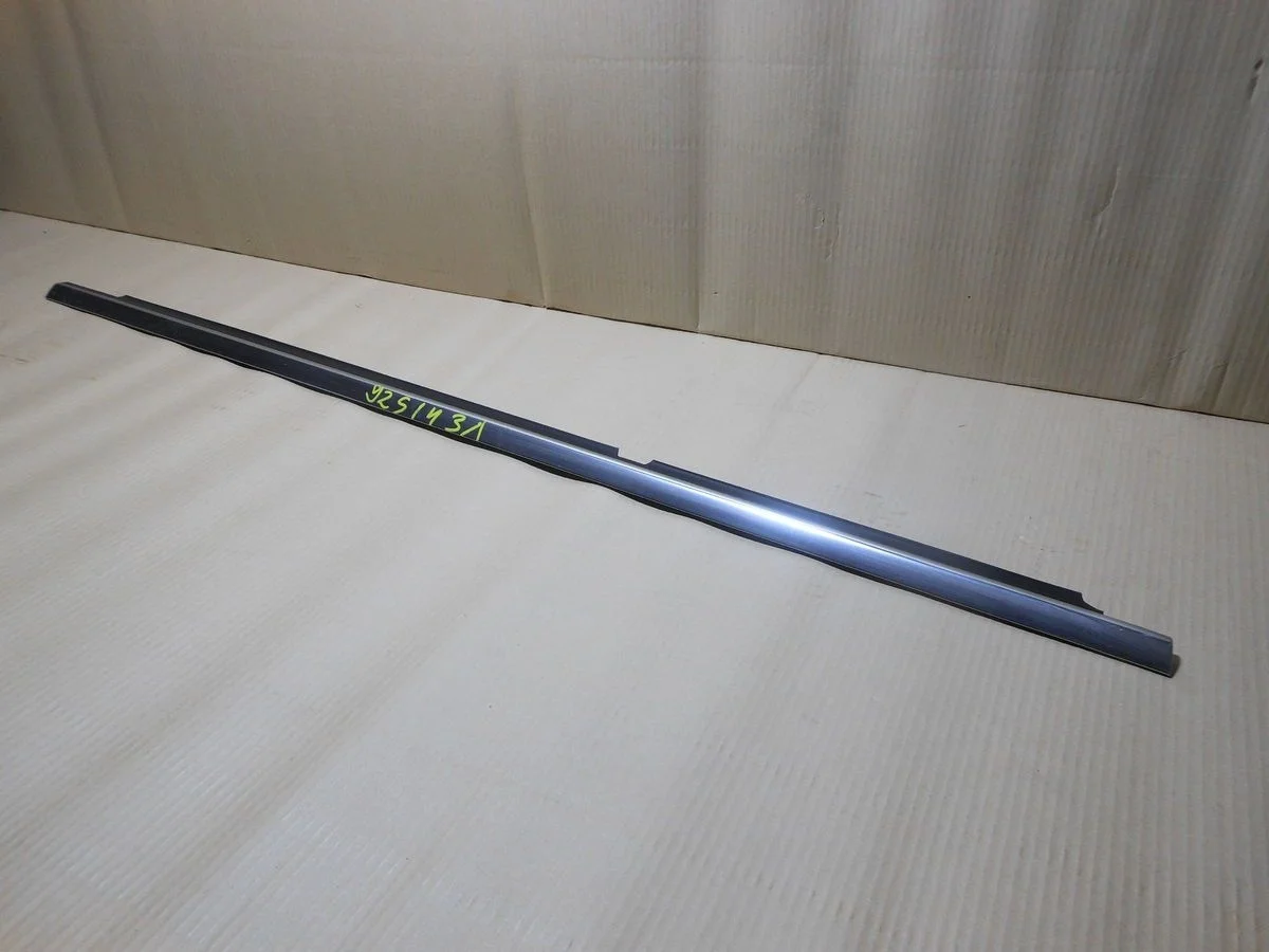 Накладка стекла заднего левого Mercedes-Benz E-класс W212/S212/C207/A207 рестайлинг (2013—2016)