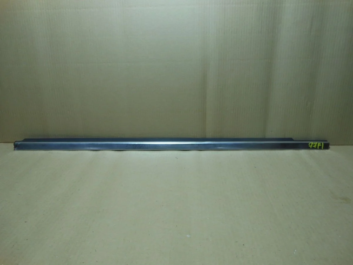 Накладка стекла переднего левого Mercedes-Benz E-класс W212/S212/C207/A207 (2009—2013)