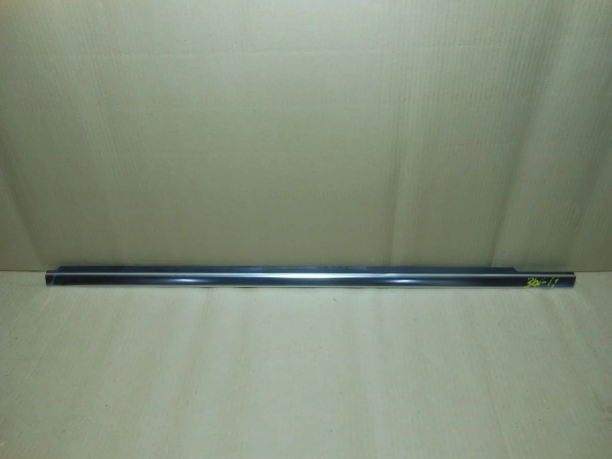 Накладка стекла переднего левого Mercedes-Benz E-класс W212/S212/C207/A207 (2009—2013)