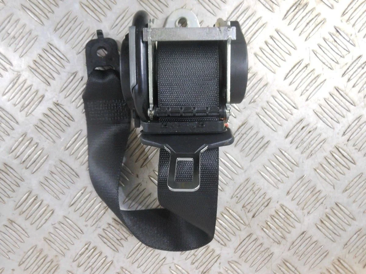 Ремень безопасности с пиропатроном Mercedes-Benz C-класс W204/S204/С204 рестайлинг (2011—2015)