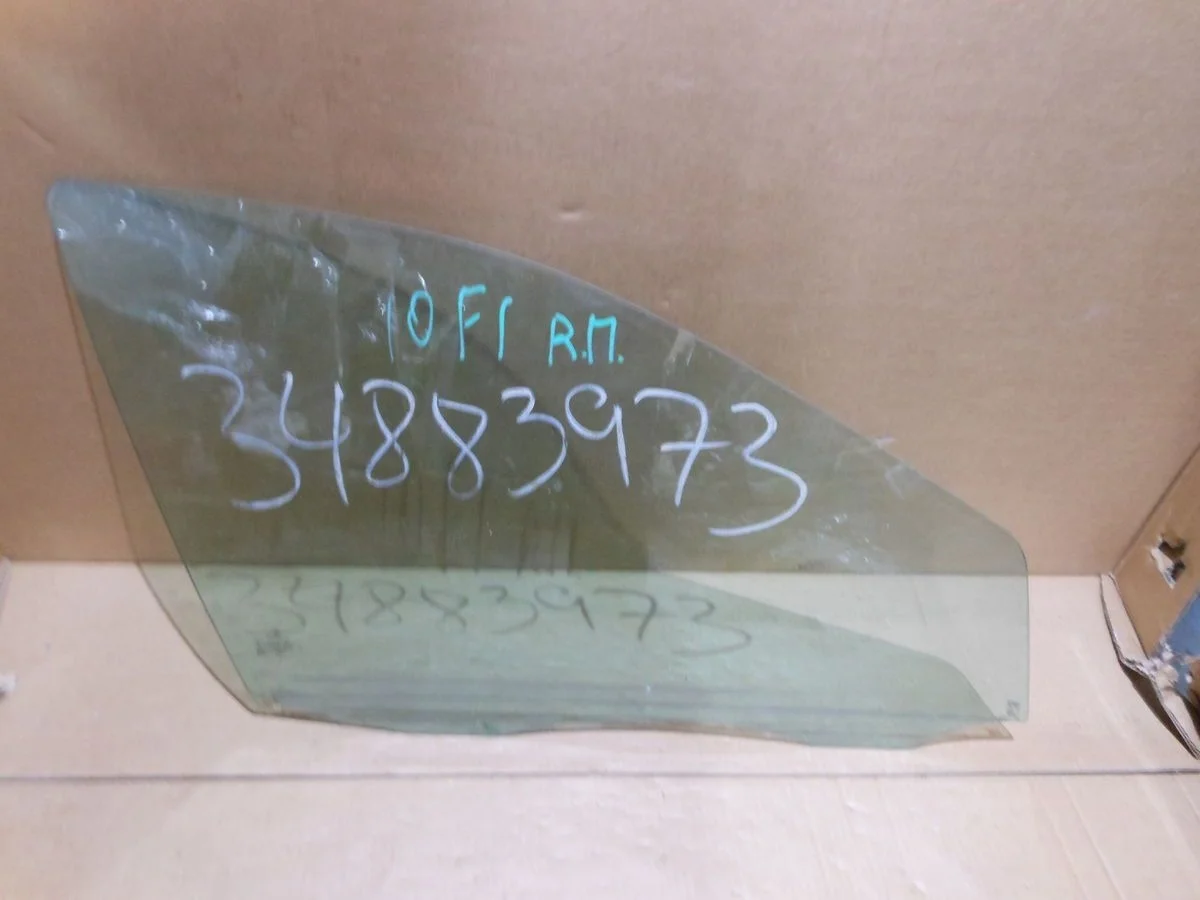 Стекло двери передней правой Mercedes-Benz C-класс W203/S203/CL203 (2000—2004)