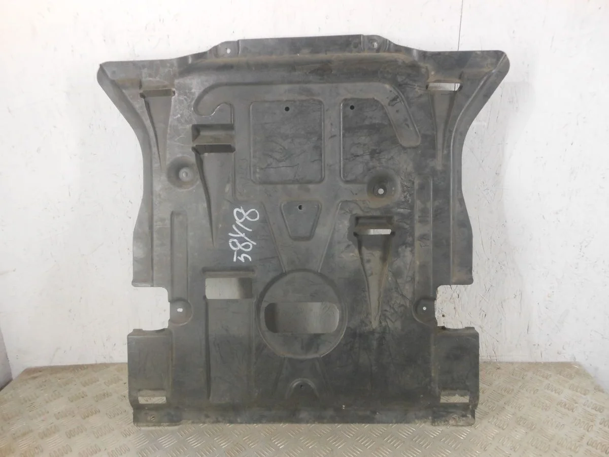 Пыльник двигателя центральный Mercedes-Benz M-класс W166 (2011—2015)