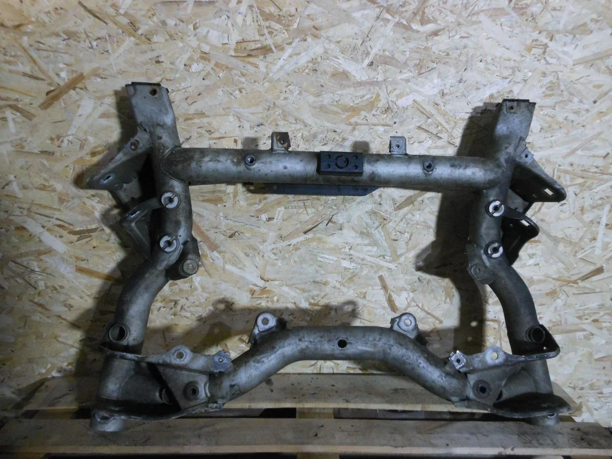 Балка подмоторная Mercedes-Benz E-класс W212/S212/C207/A207 (2009—2013)