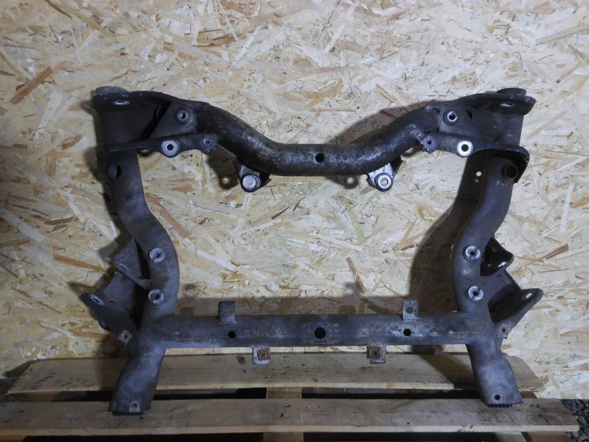 Балка подмоторная Mercedes-Benz C-класс W204/S204/С204 рестайлинг (2011—2015)