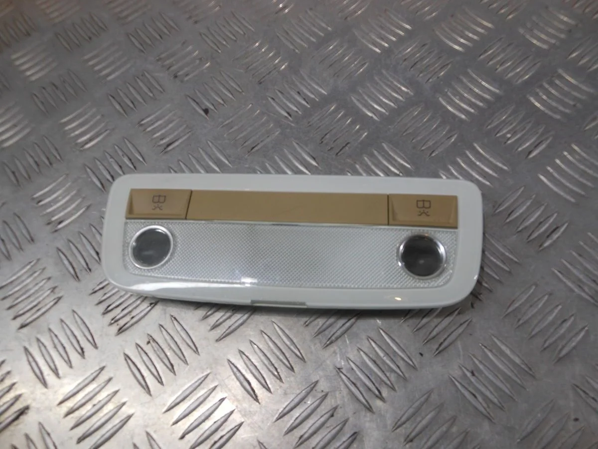 Плафон салонный Mercedes-Benz C-класс W204/S204 (2006—2011)