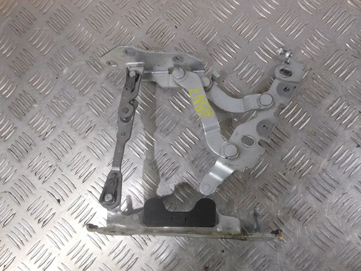 Петля капота правая Mercedes-Benz E-класс W212/S212/C207/A207 (2009—2013)