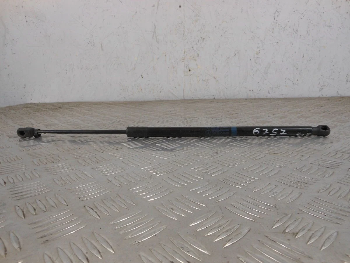 Амортизатор капота Mercedes-Benz E-класс W212/S212/C207/A207 (2009—2013)