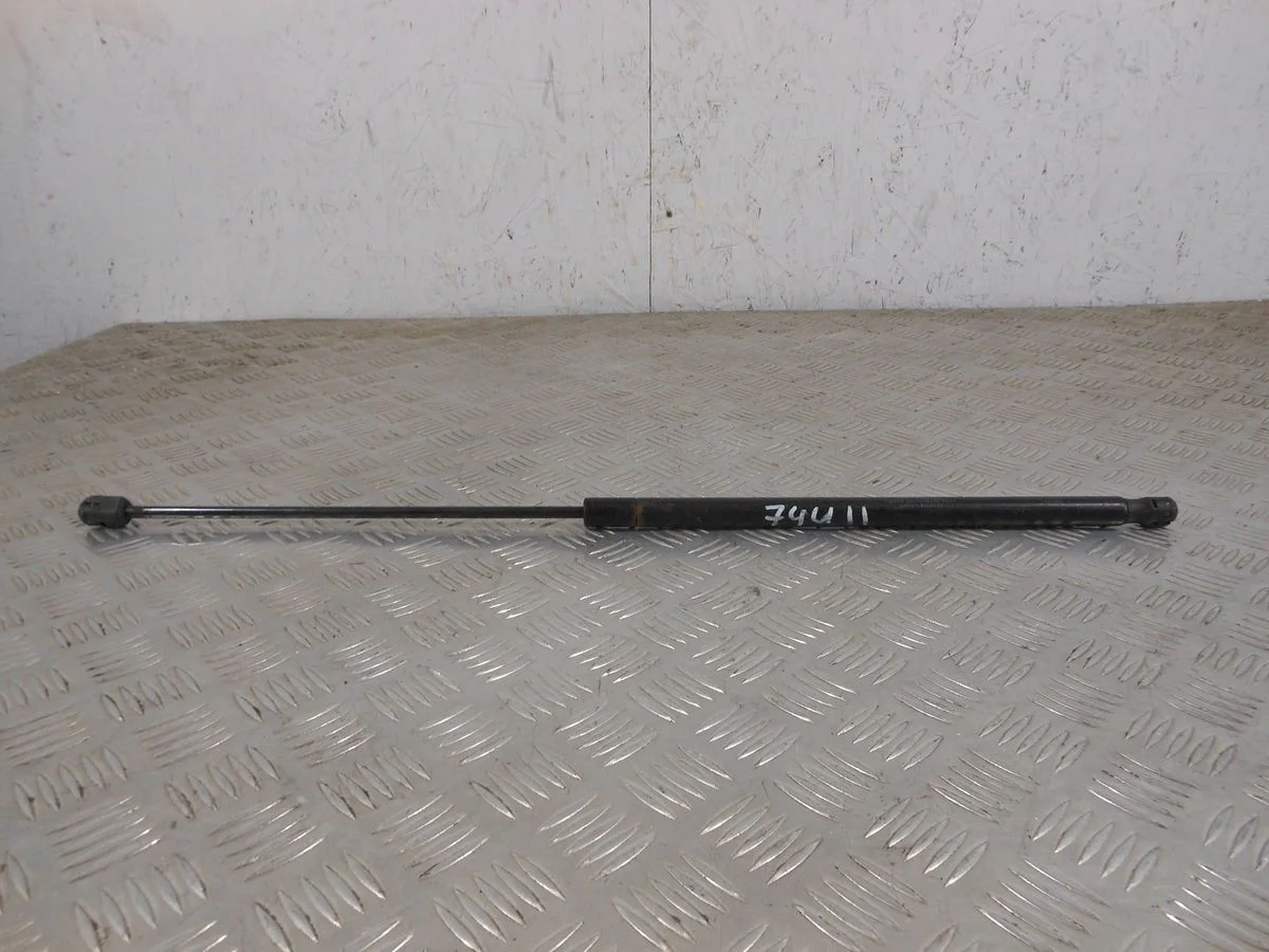 Амортизатор капота Mercedes-Benz CL-класс C216 (2006—2010)