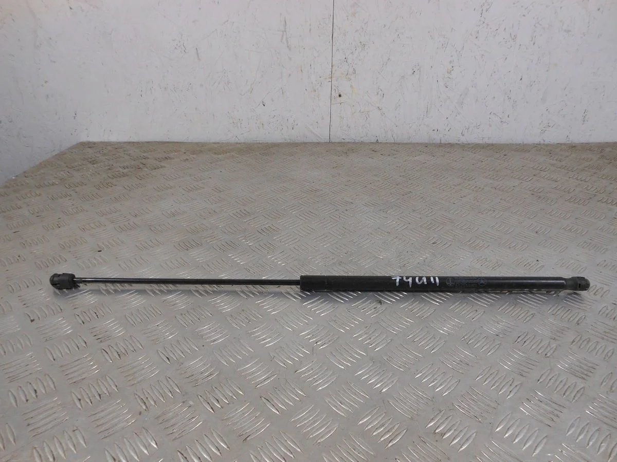 Амортизатор капота Mercedes-Benz CL-класс C216 (2006—2010)