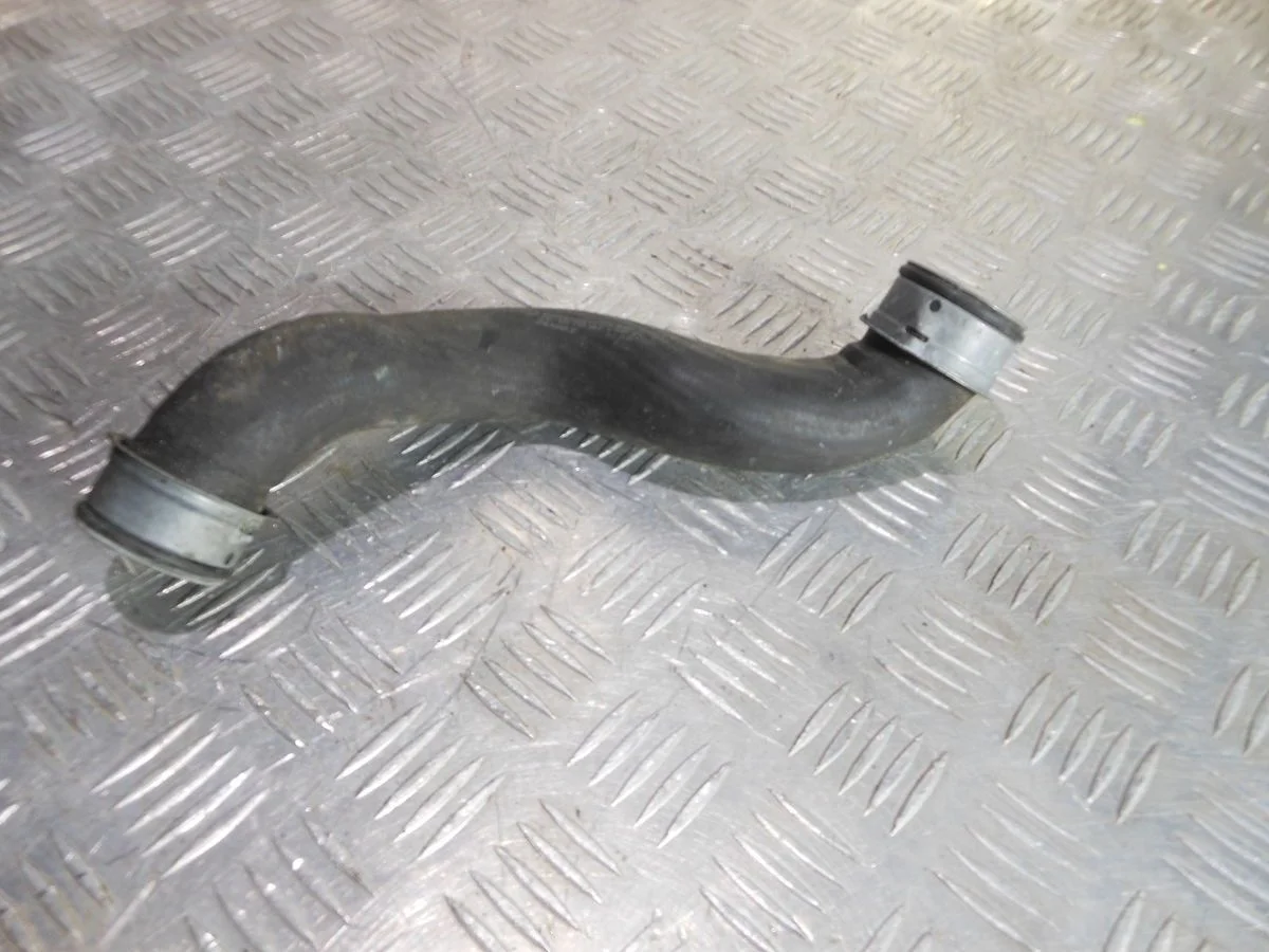 Патрубок радиатора Mercedes-Benz C-класс W204/S204 (2006—2011)