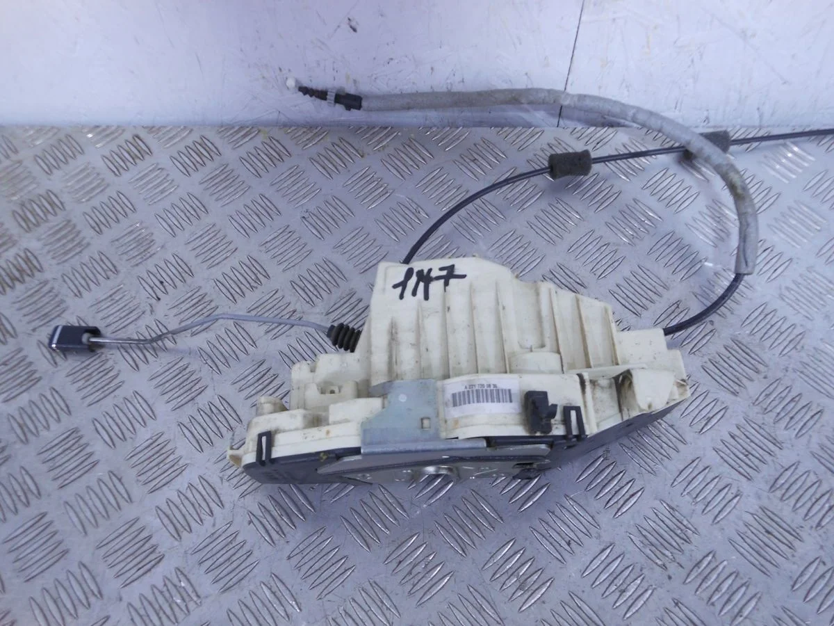 Замок двери передней правой Mercedes-Benz CL-класс C216 (2006—2010)