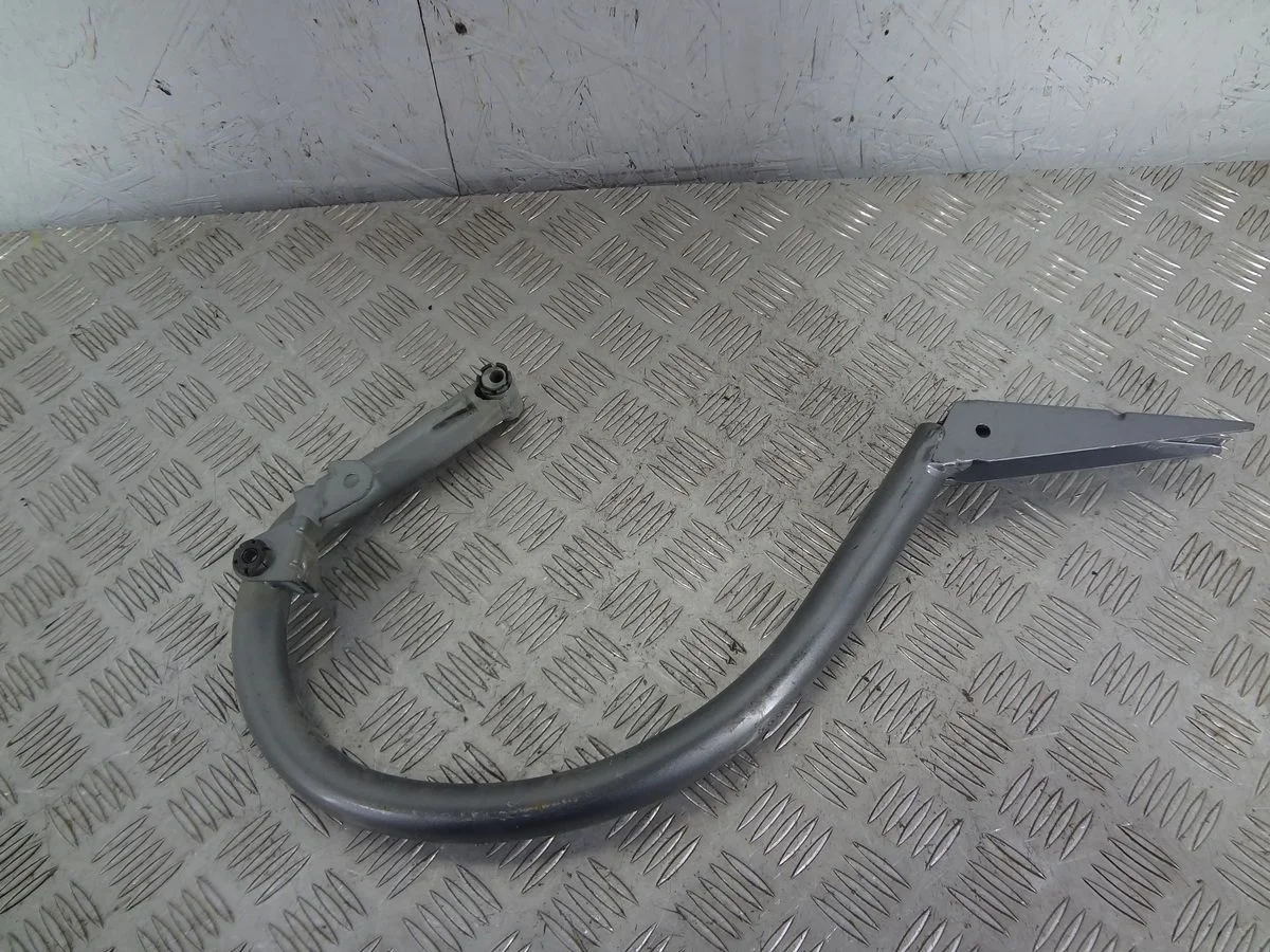 Петля крышки багажника Mercedes-Benz C-класс W204/S204 (2006—2011)