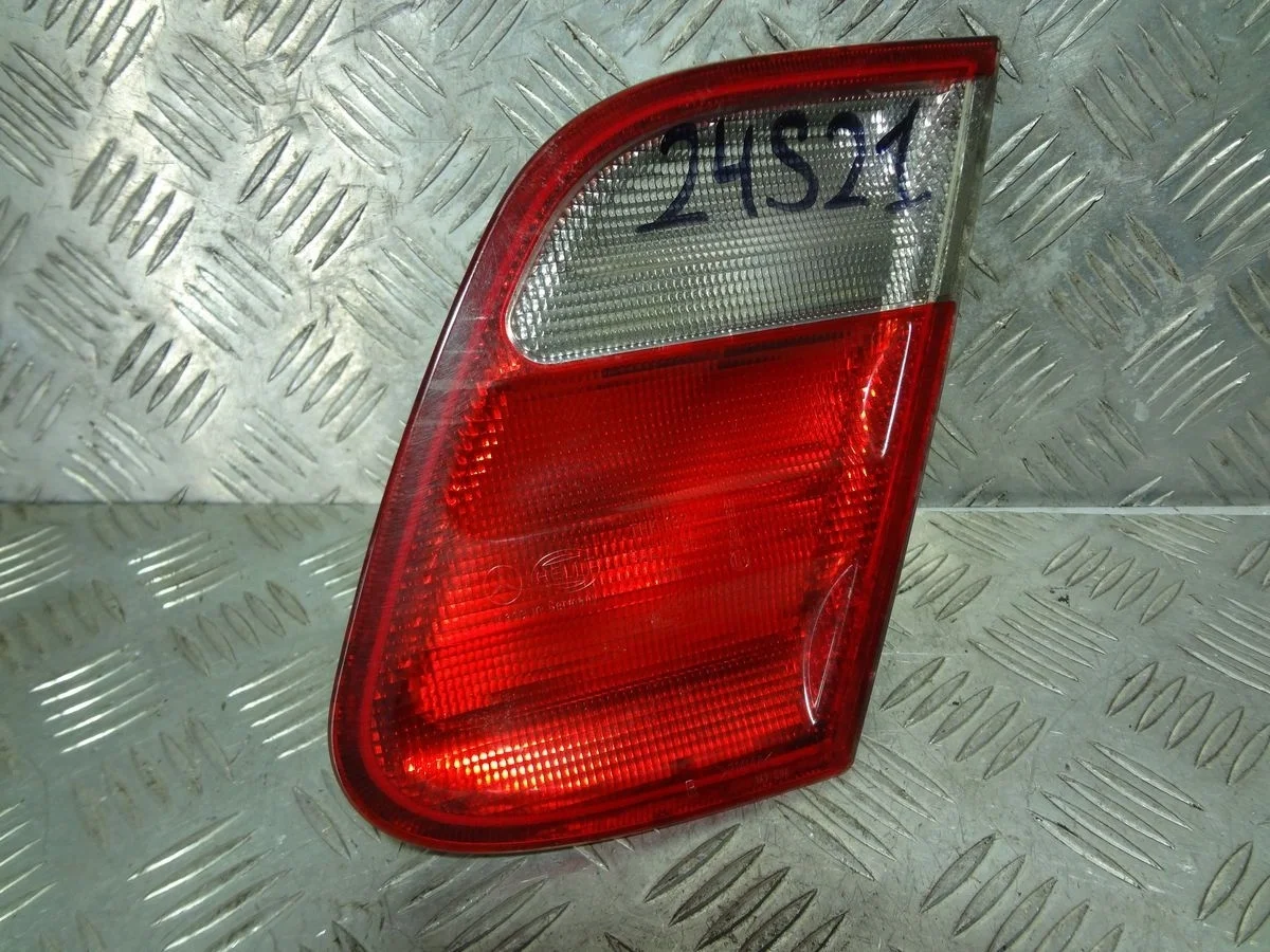 Фонарь задний внутренний правый Mercedes-Benz CLK-класс C208/A208 рестайлинг (1999—2003)