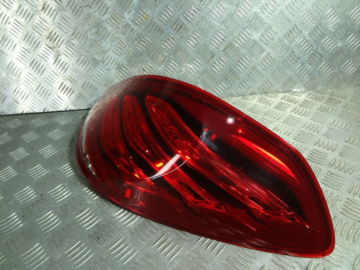 Фонарь задний правый Mercedes-Benz S-класс AMG W222/C217/A217 (2013—2017)