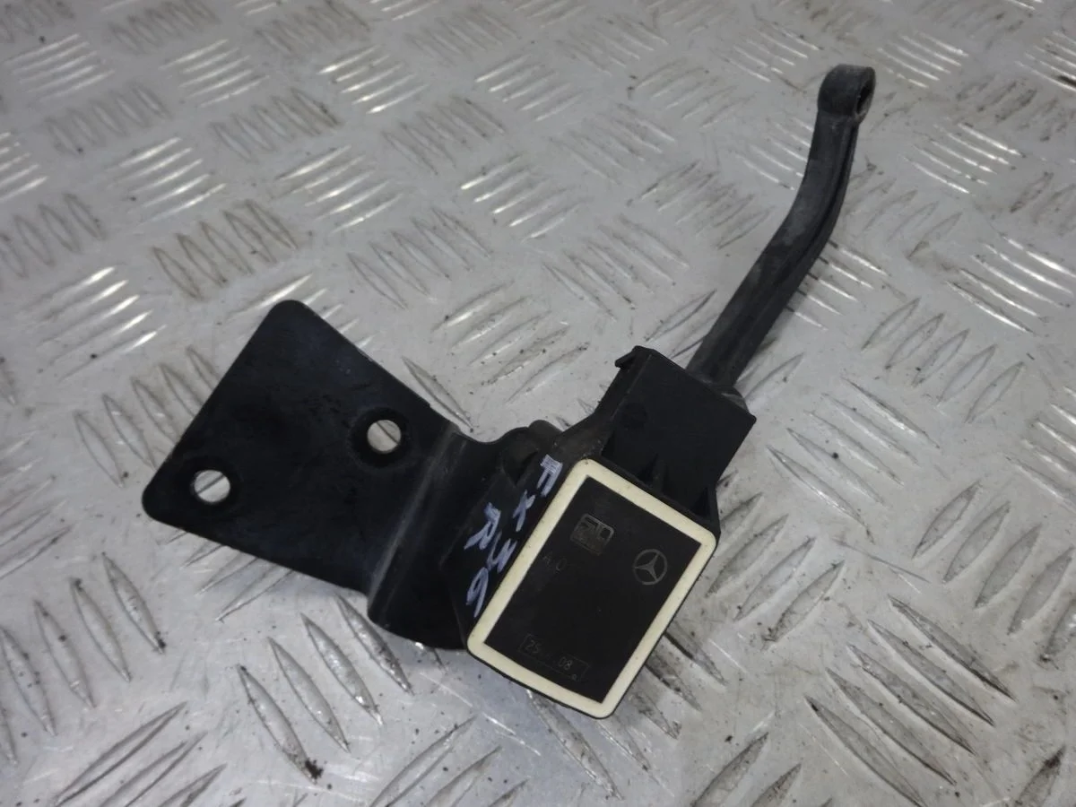 Датчик уровня пола Mercedes-Benz E-класс W212/S212/C207/A207 (2009—2013)