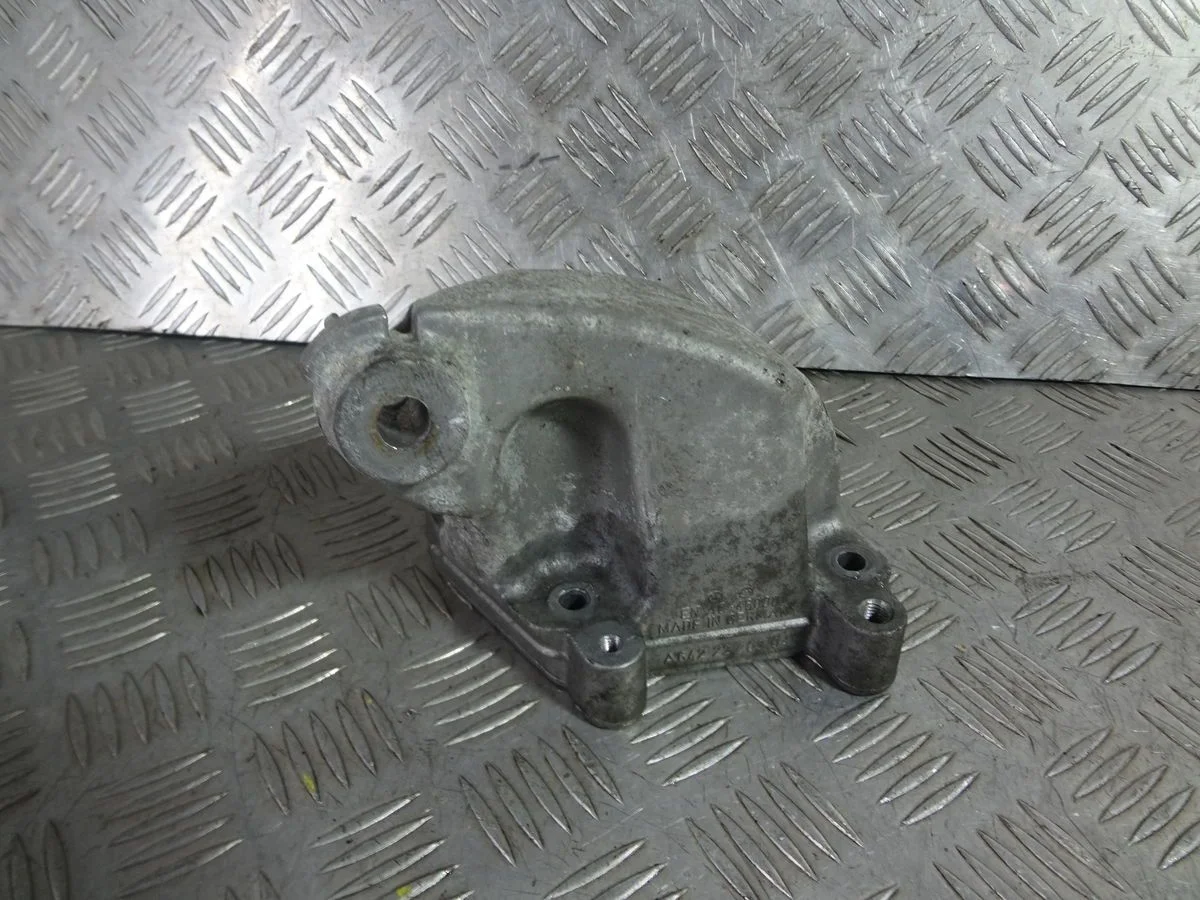 Кронштейн двигателя правый Mercedes-Benz M-класс W164 рестайлинг (2008—2011)