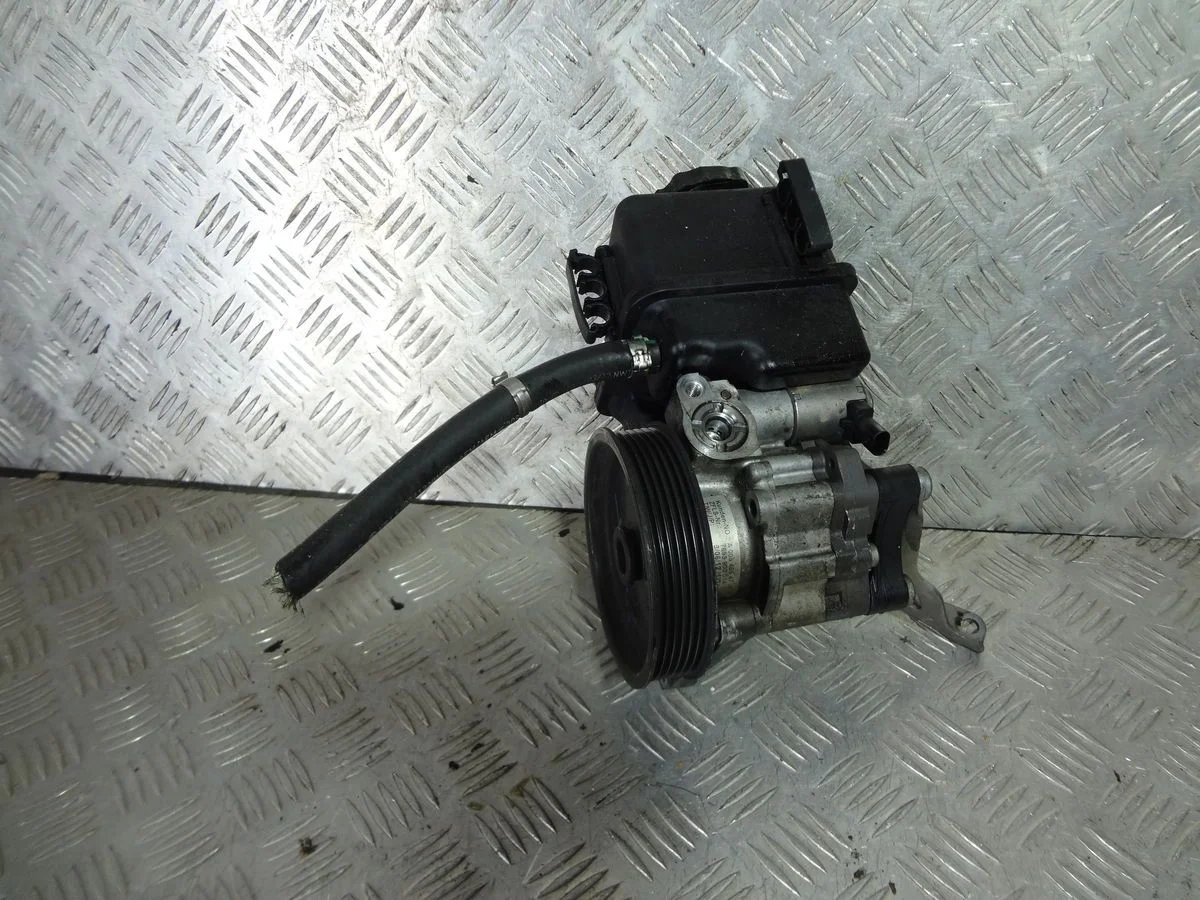 Насос гидроусилителя Mercedes-Benz E-класс W212/S212/C207/A207 (2009—2013)