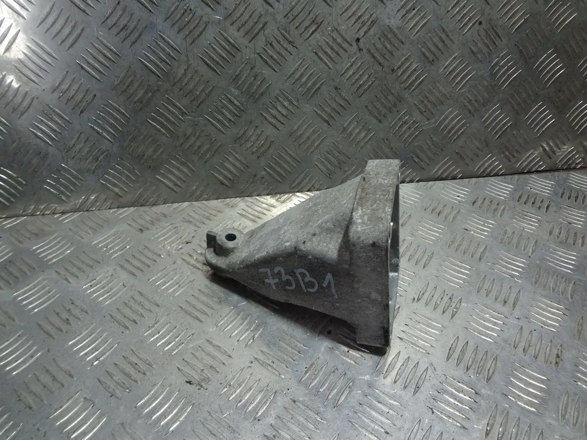 Кронштейн двигателя правый Mercedes-Benz E-класс W211/S211 рестайлинг (2006—2009)