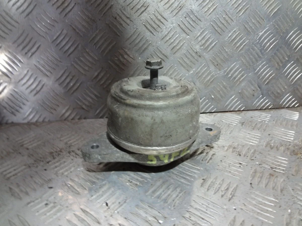 Опора двигателя левая Mercedes-Benz GLK-класс X204 рестайлинг (2012—2015)