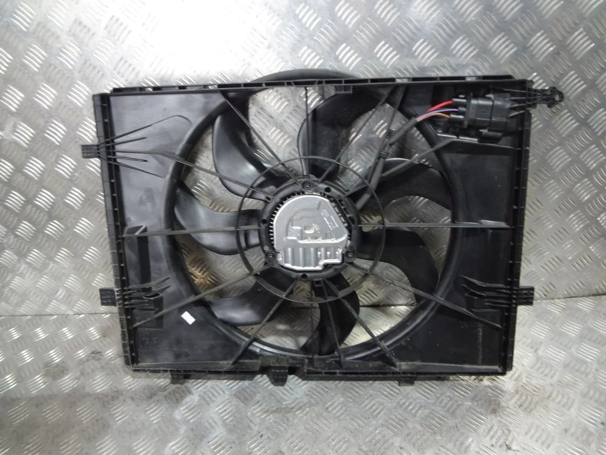 Вентилятор радиатора Mercedes-Benz C-класс W205/S205/C205/A205 (2014—2018)