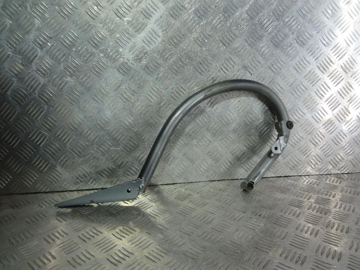 Петля крышки багажника Mercedes-Benz C-класс W204/S204 (2006—2011)