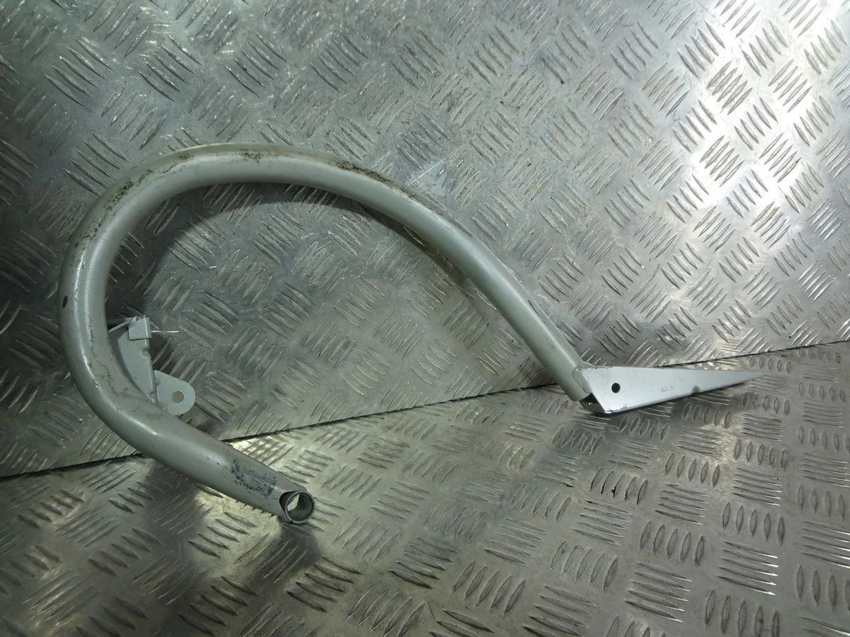 Петля крышки багажника Mercedes-Benz C-класс AMG W204/S204/С204 (2007—2011)