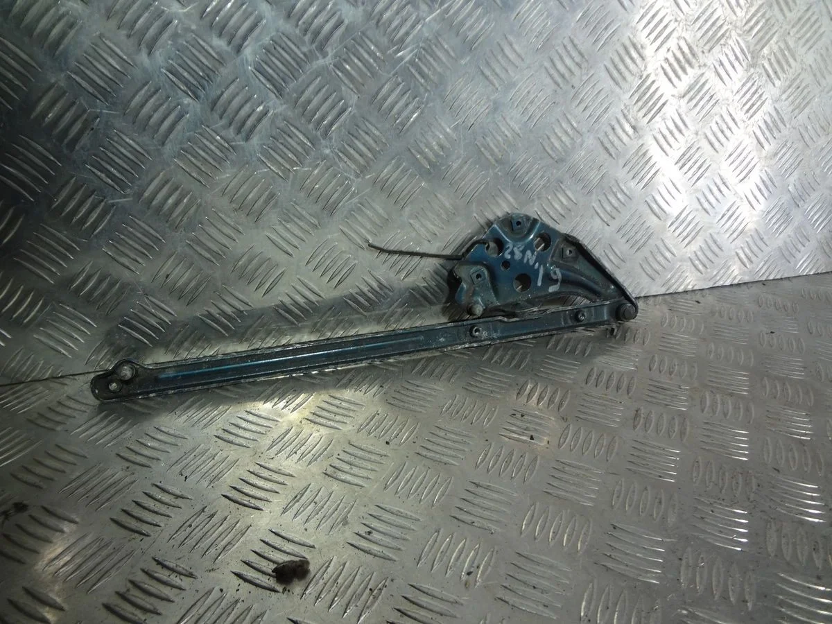 Петля капота правая Mercedes-Benz E-класс W210/S210 рестайлинг (1999—2003)