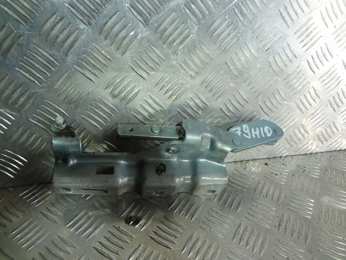 Петля капота правая Mercedes-Benz CLK-класс C209/A209 (2002—2005)