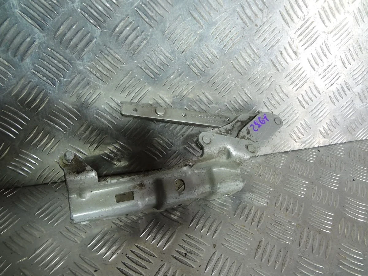 Петля капота правая Mercedes-Benz CLK-класс C209/A209 (2002—2005)