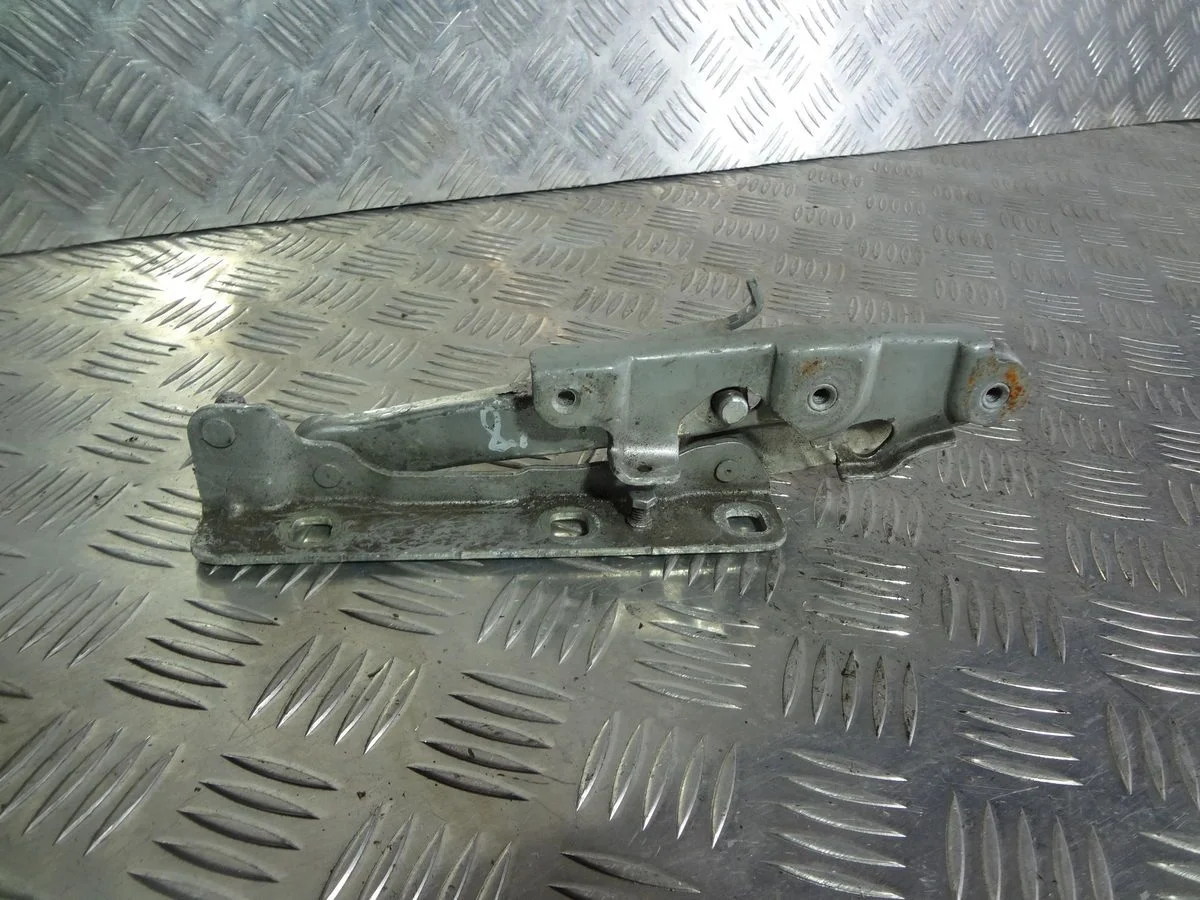 Петля капота левая Mercedes-Benz CL-класс C216 (2006—2010)