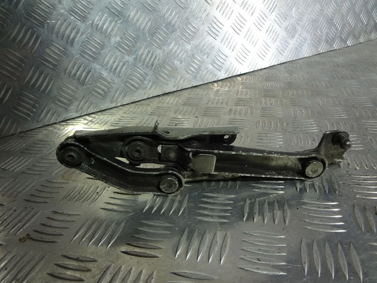 Петля капота левая Mercedes-Benz CL-класс C216 (2006—2010)