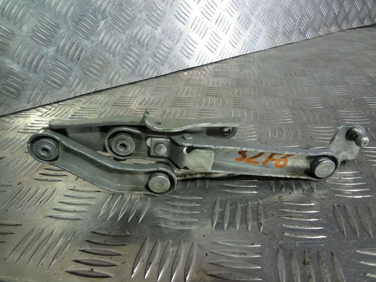 Петля капота левая Mercedes-Benz E-класс W211/S211 рестайлинг (2006—2009)