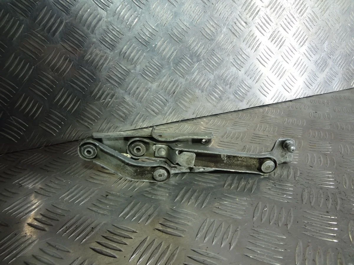 Петля капота левая Mercedes-Benz CL-класс C216 (2006—2010)