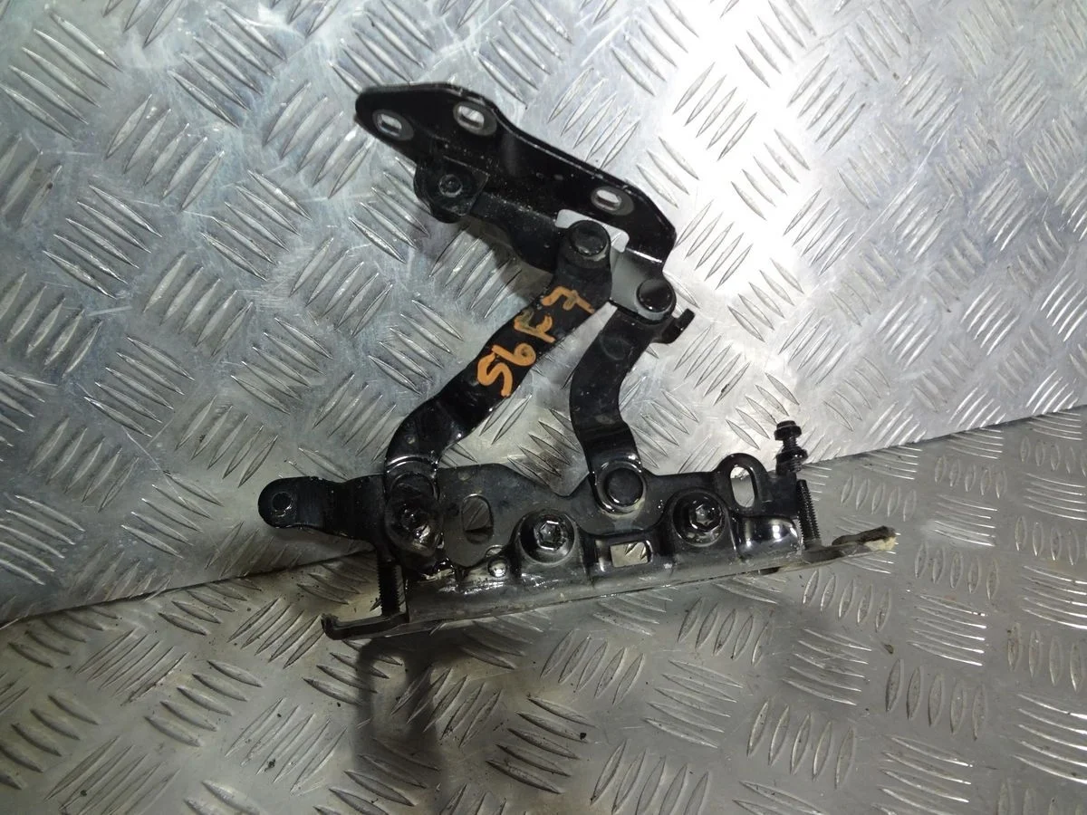 Петля капота правая Mercedes-Benz E-класс W212/S212/C207/A207 (2009—2013)