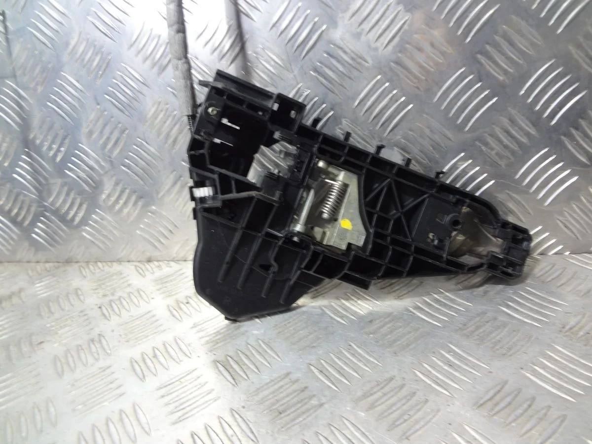 Кронштейн ручки Mercedes-Benz M-класс W164 (2005—2008)