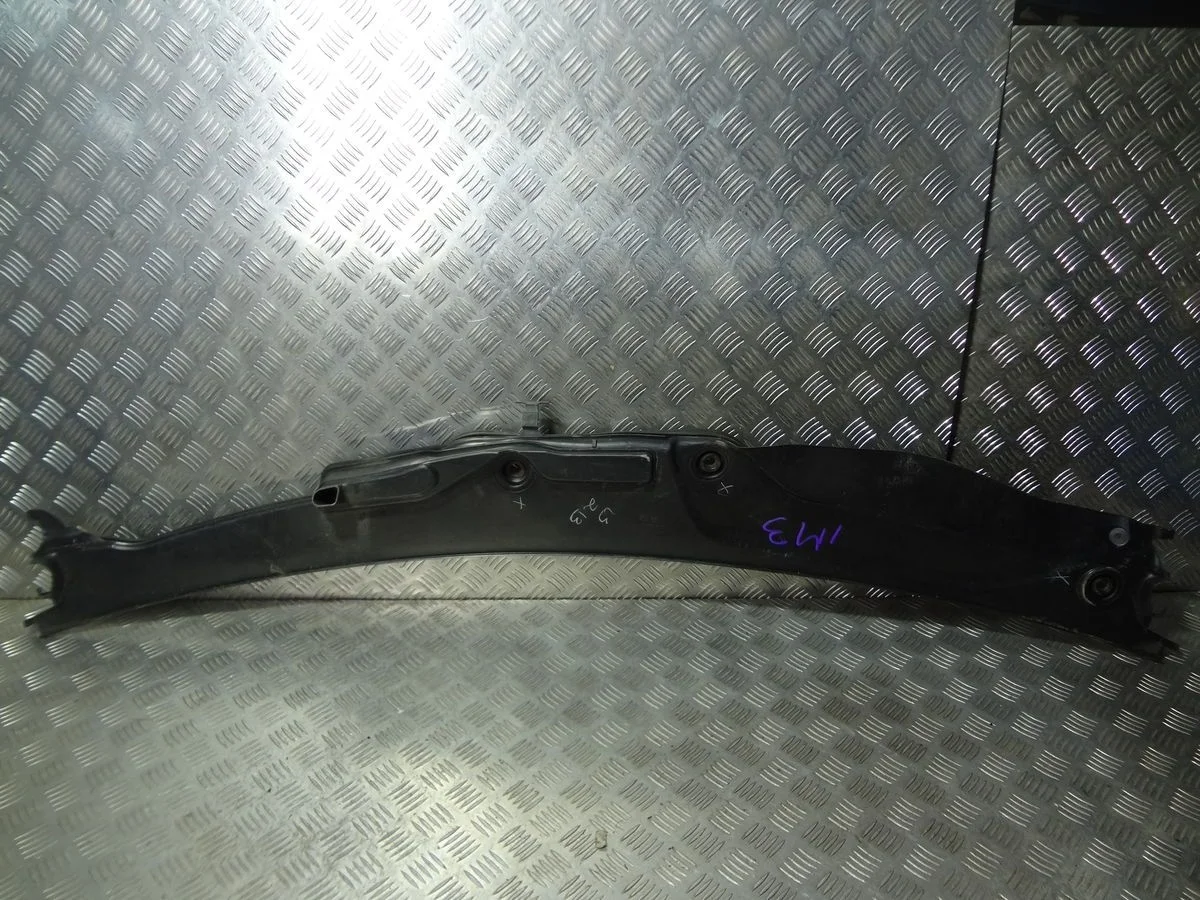 Решетка стеклооч. (планка под лобовое стекло) Mercedes-Benz GL-класс X164 (2006—2009)