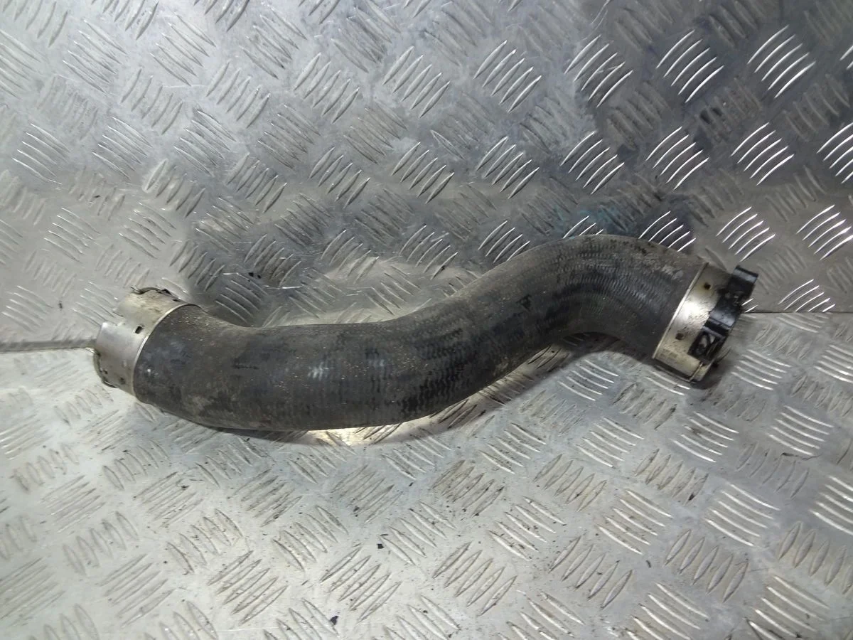 Патрубок интеркулера Mercedes-Benz E-класс W212/S212/C207/A207 рестайлинг (2013—2016)