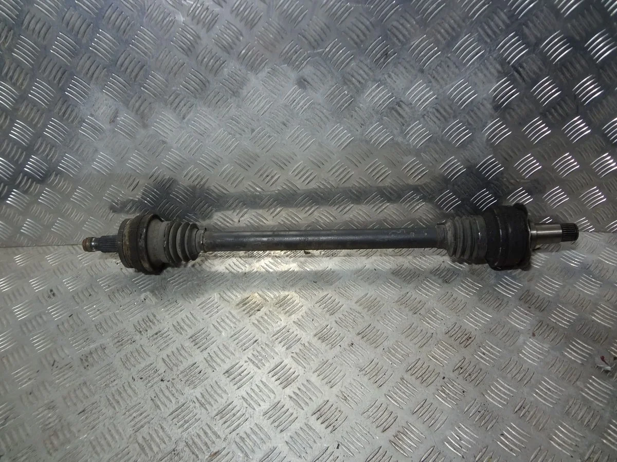 Полуось задняя Mercedes-Benz C-класс W204/S204 (2006—2011)