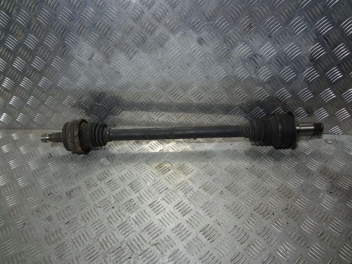 Полуось задняя Mercedes-Benz C-класс W204/S204 (2006—2011)