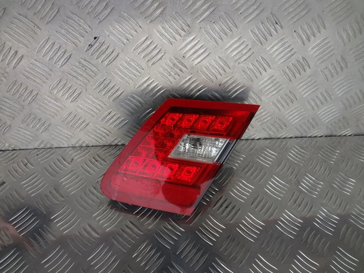 Фонарь задний внутренний правый Mercedes-Benz E-класс W212/S212/C207/A207 (2009—2013)