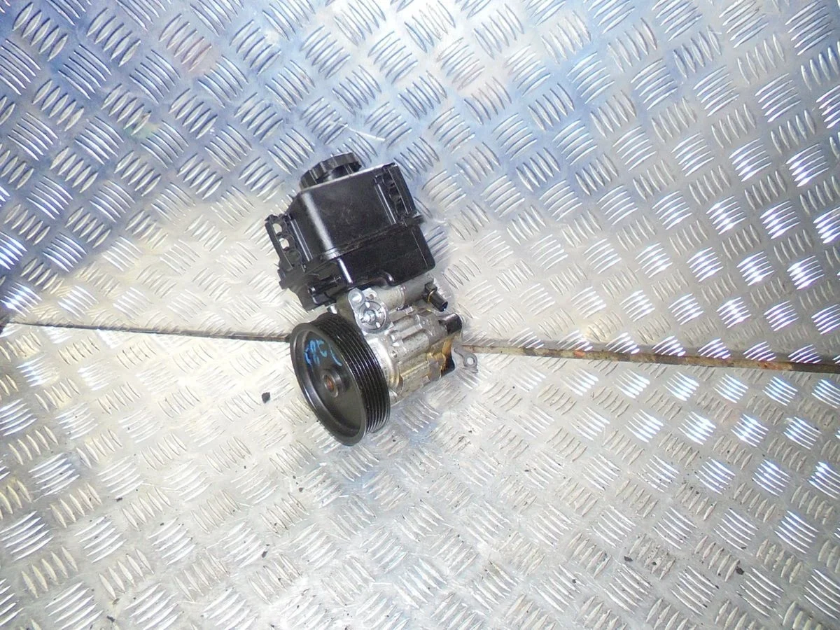 Насос гидроусилителя Mercedes-Benz E-класс W212/S212/C207/A207 (2009—2013)