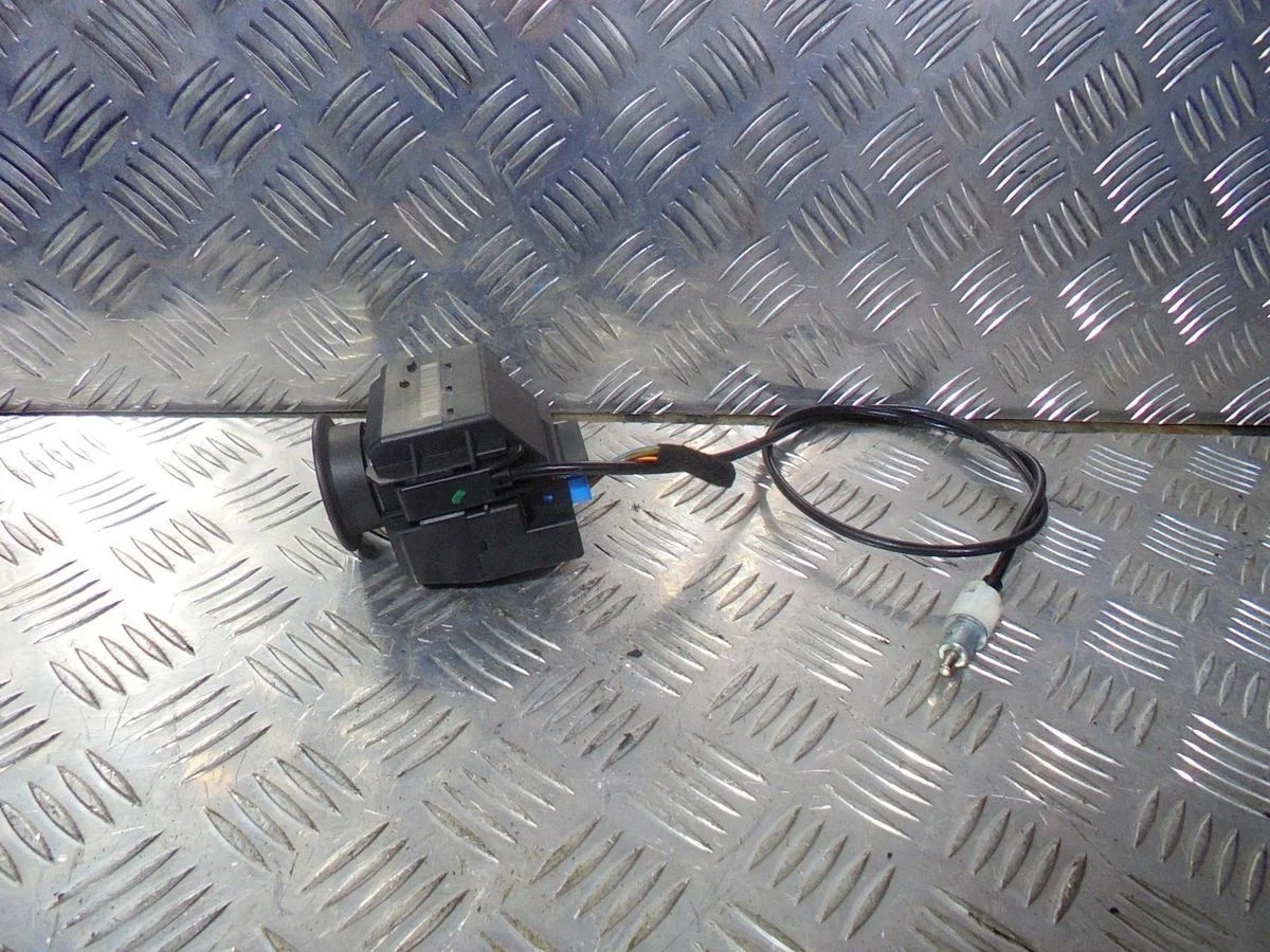 Замок зажигания Mercedes-Benz CLS-класс C219 (2004—2008)